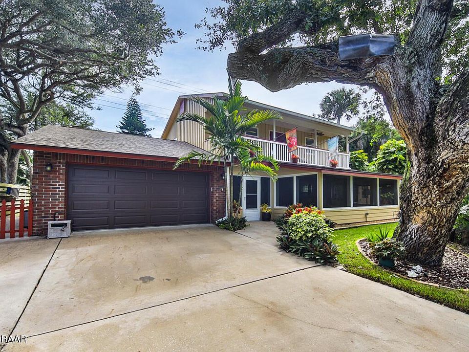 1st image of 7 Oak Tree Dr