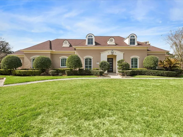 24 Villa Bend Dr, Houston, TX 77069