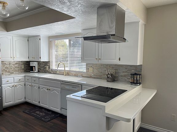 5th image of 925 Monterrey Dr