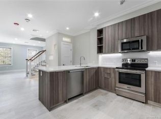 1990 Bronson Rd #5, Fairfield, CT 06824