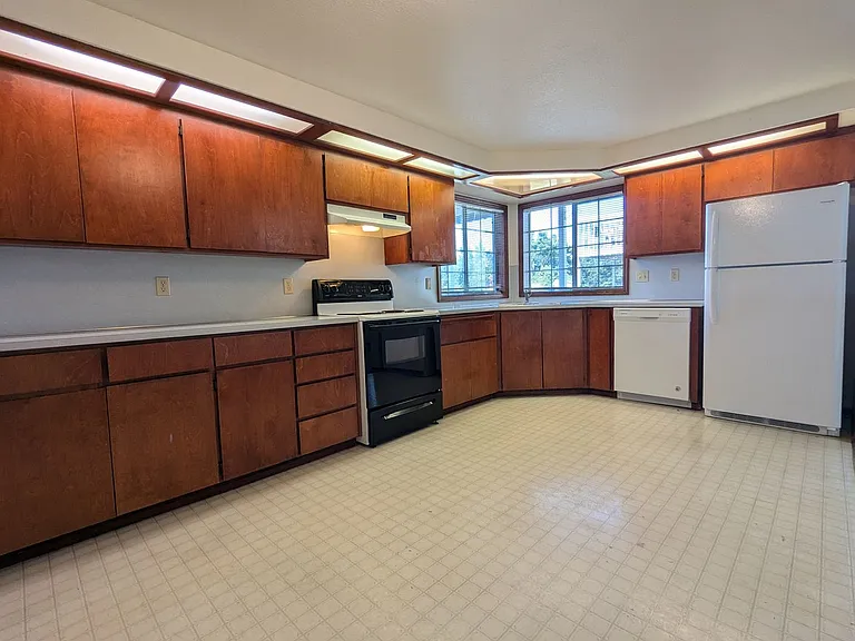 1217 R St #5 — Photo 1
