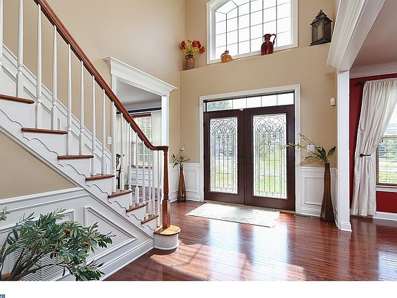 3rd image of 517 Wisteria Way