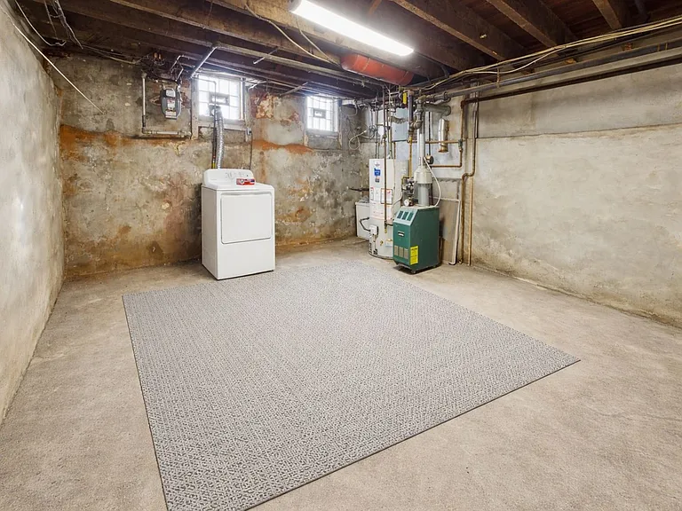 2741 Poplar St — Photo 8