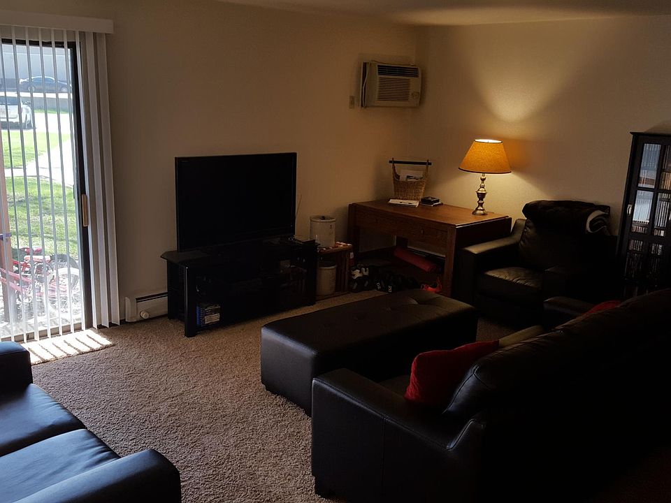 2nd image of 132 E Richards Rd