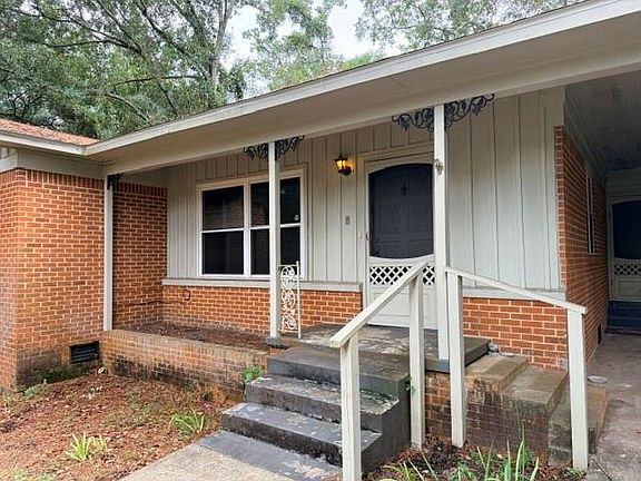 2nd image of 2459 Lilac Ave