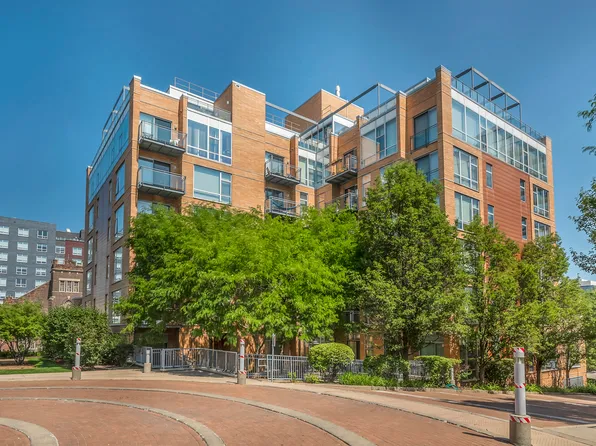 1740 Oak Ave #507, Evanston, IL 60201