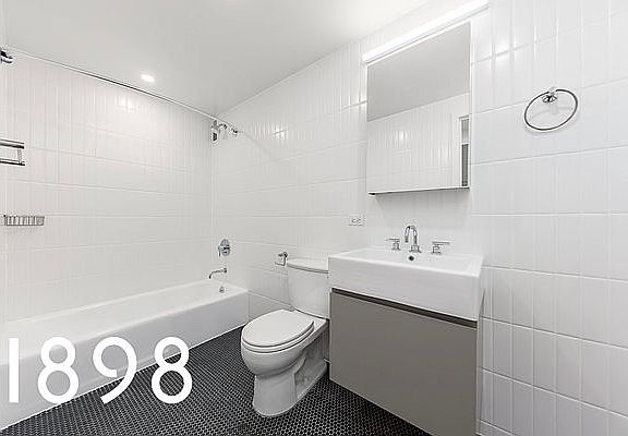4th image of 561 Amsterdam Ave #10D