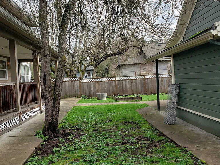654 W 11th Aly — Photo 19