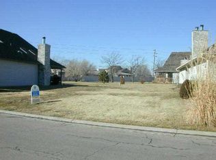 8028 E Windwood Cir, Wichita, KS 67226