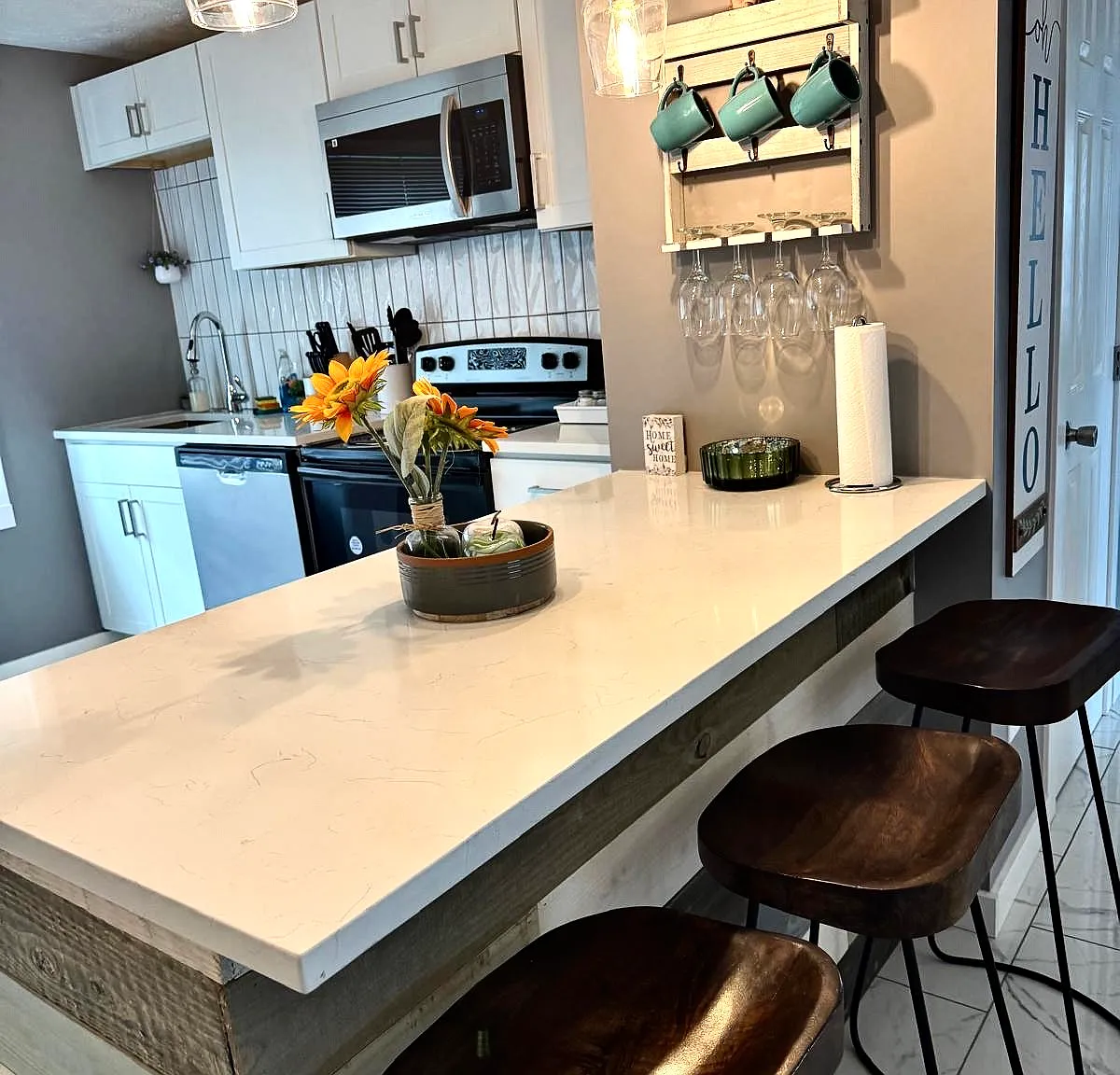 2 bed, 1300 sqft, $1,400 — Photo 1