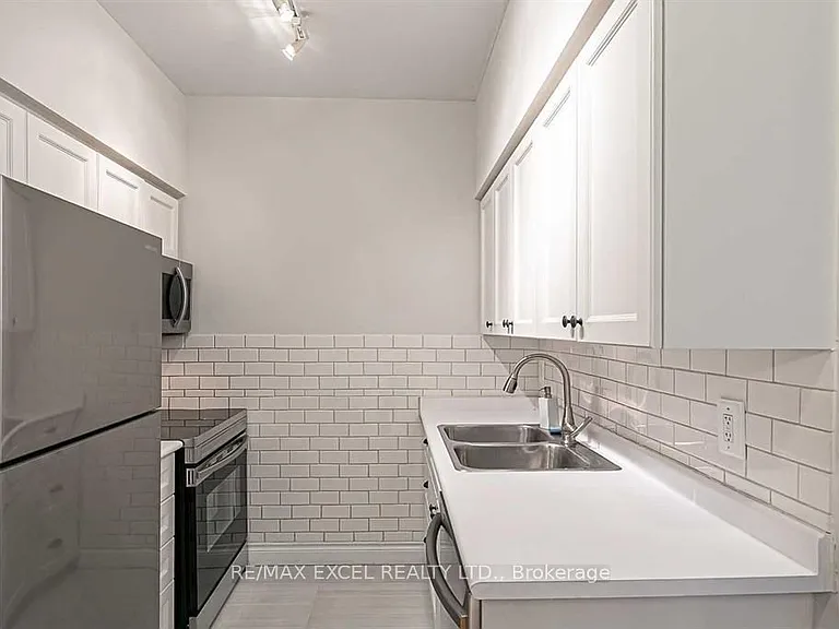 2 Clairtrell Rd #801 — Photo 7