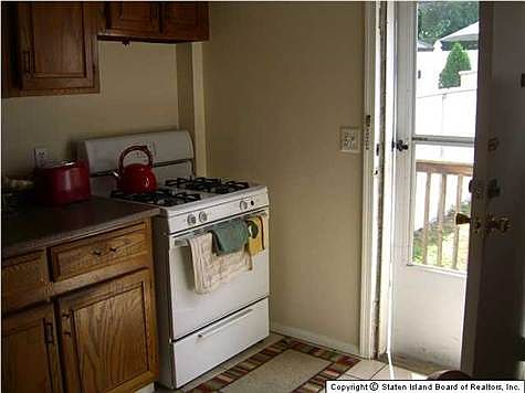 3rd image of 542 Cary Ave
