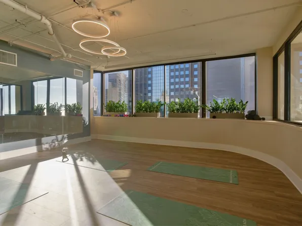 Millennium Park Plaza, 151 N Michigan Ave, Chicago, IL 60601