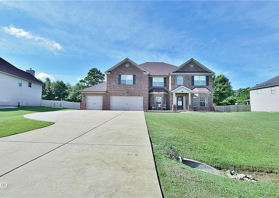1st image of 27 Caen Dr