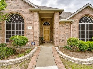 3011 Saint Stephens Dr, Mansfield, TX 76063
