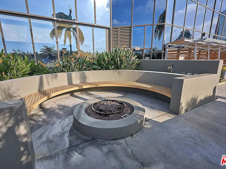 1100 Wilshire Blvd #2108 — Photo 23