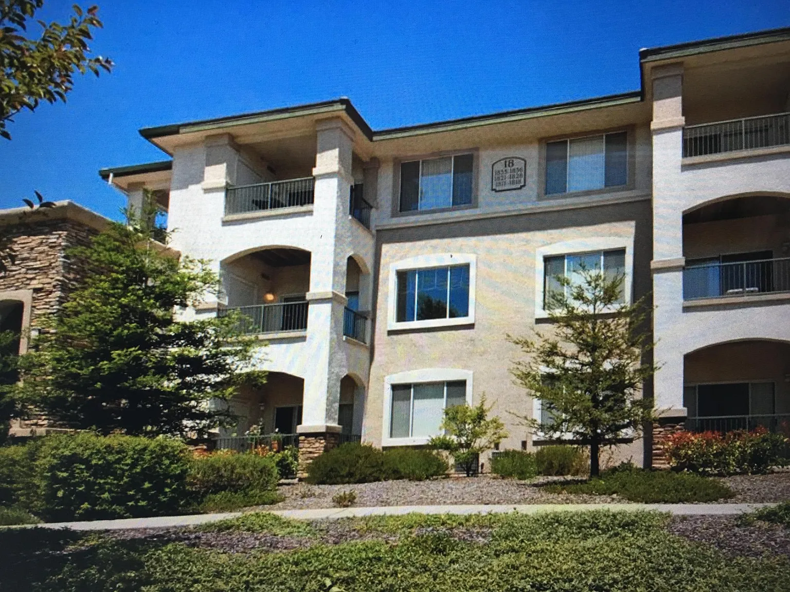 2 bed, 1060 sqft, $2,095 — Photo 4