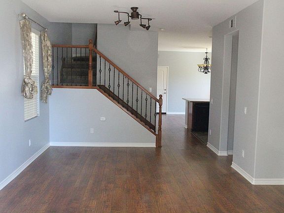 4th image of 826 Amethyst Ave