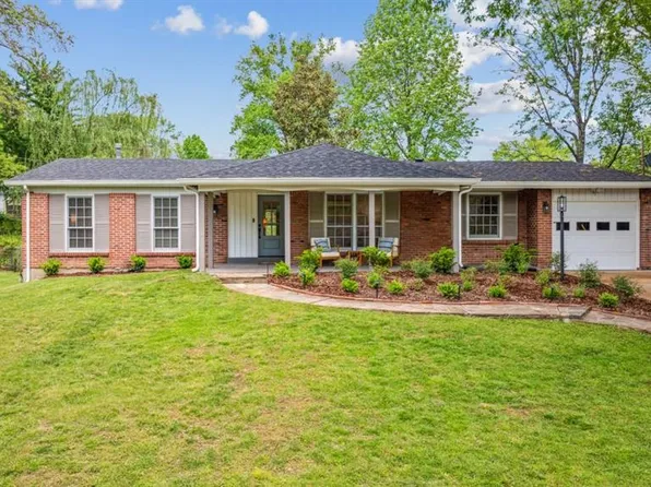 12153 Lake Constance Dr, Saint Louis, MO 63146