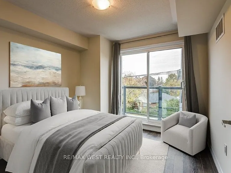 24 Fieldway Rd #Townhouse 7 — Photo 13