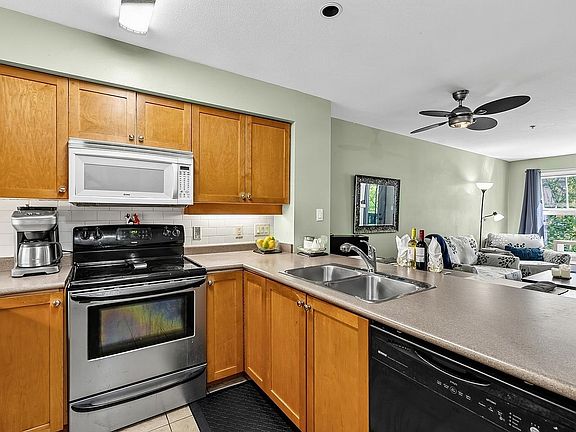 3rd image of 38 7th Ave #308
