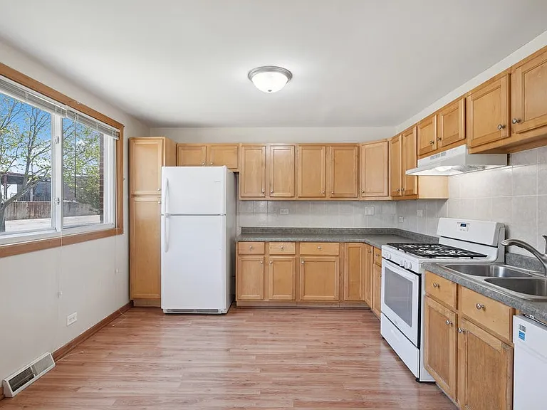 3228 Washington St — Photo 123