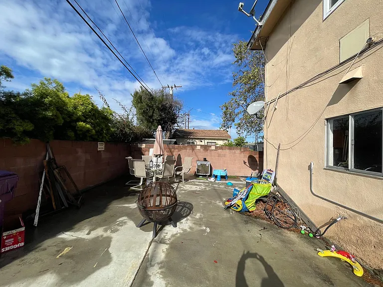 2834 E 63rd St — Photo 27