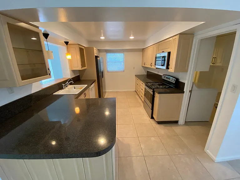 1147 Milano Dr — Photo 14