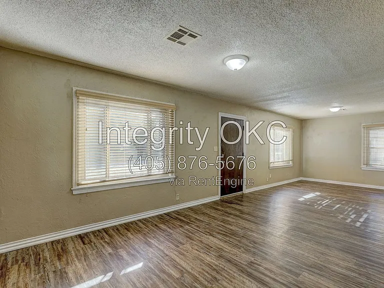1713 N Page Ave — Photo 5