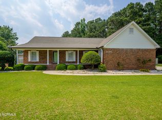 1105 Peach Tree Ln, New Bern, NC 28562