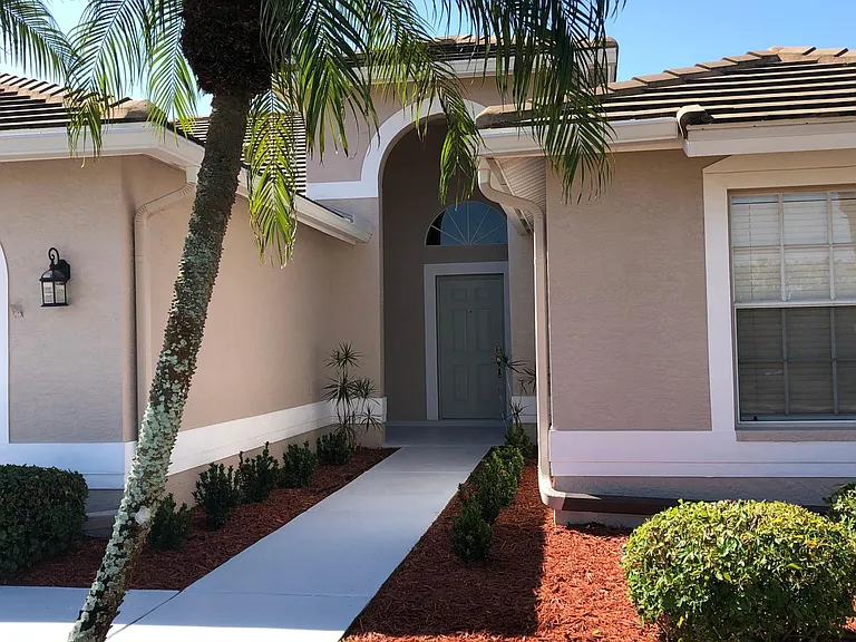 8223 Breton Cir — Photo 2