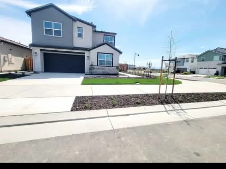 3184 Alverstone Dr — Photo 2