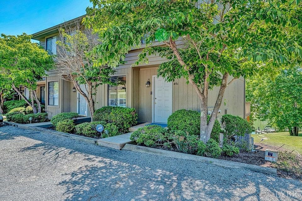 1st image of 401 Harbor Ridge Dr