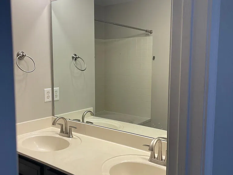 8223 Southgate Commons Dr — Photo 37