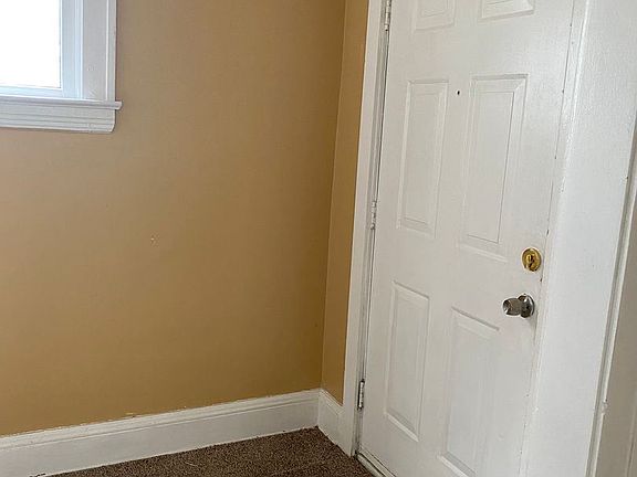 3rd image of 11812 Parkhill Ave