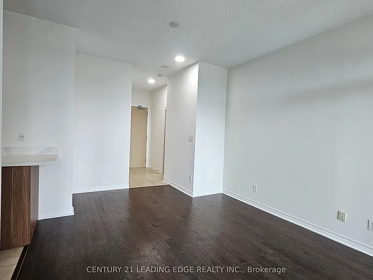 18 Holmes Ave #1915 — Photo 5