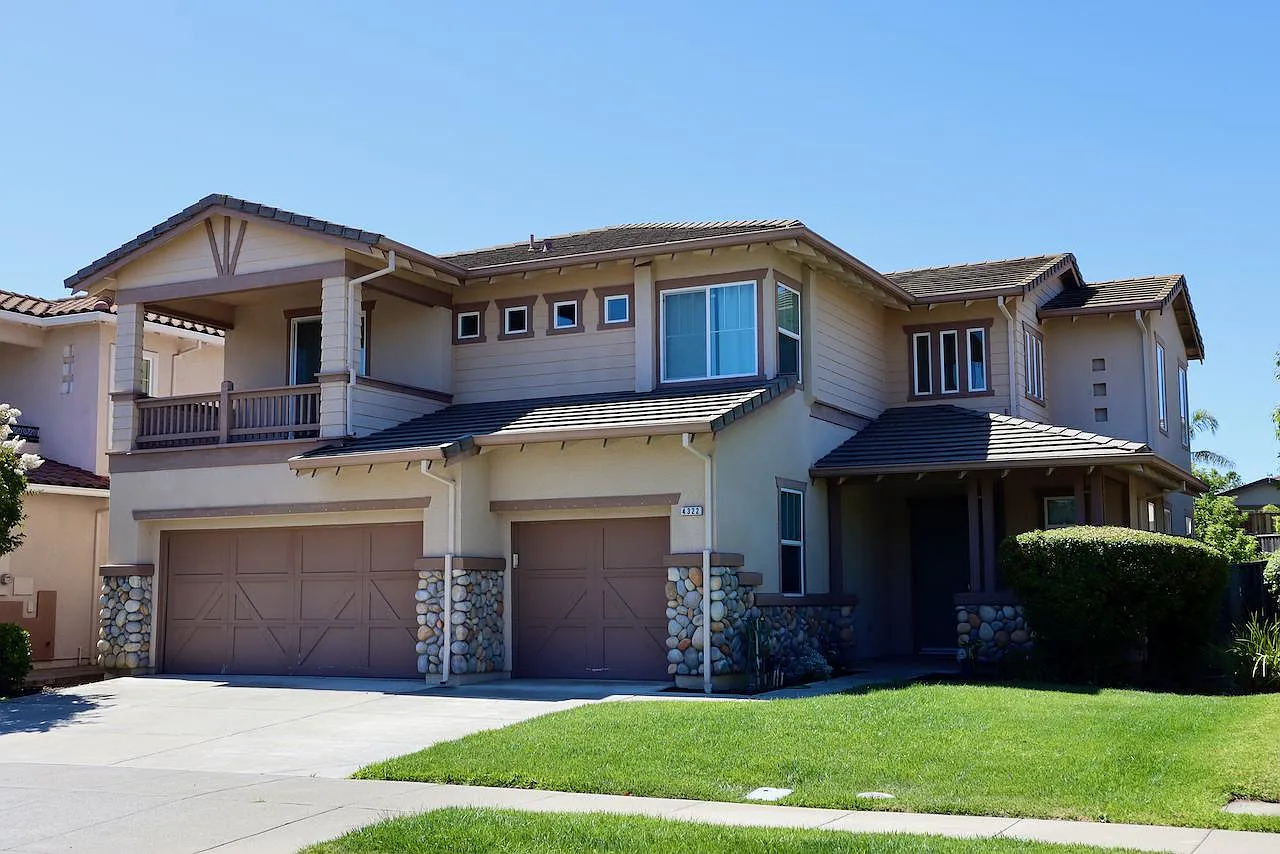 4322 The Masters Dr photo 1