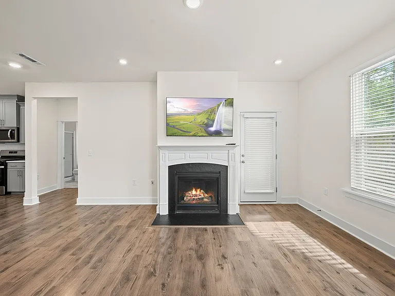 463 Autumn Rain St — Photo 16
