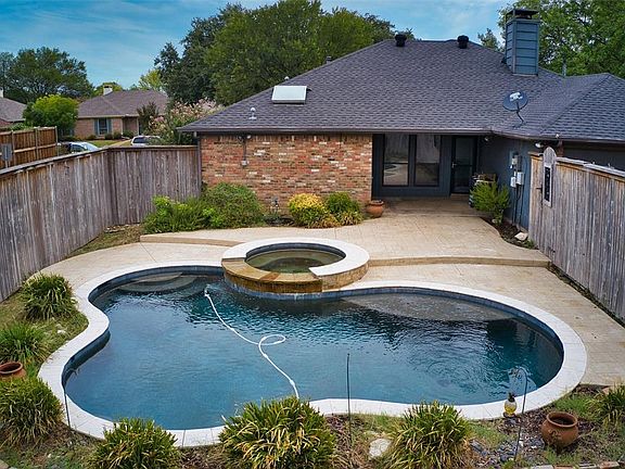 4th image of 1304 Sandy Creek Dr