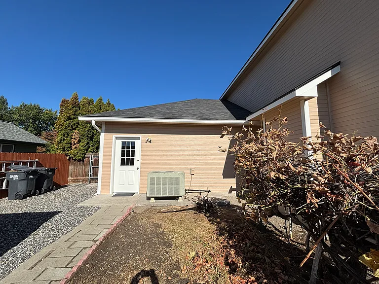 4812 Desert Plateau Dr — Photo 32
