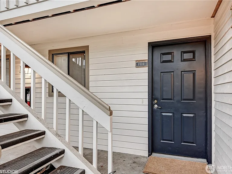 12625 SE 41st Pl #F104 — Photo 17