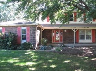 23925 N Apple Hill Ln, Prairie View, IL 60069