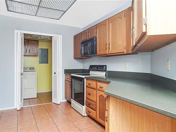 3rd image of 300 Carolina Ave APT 205