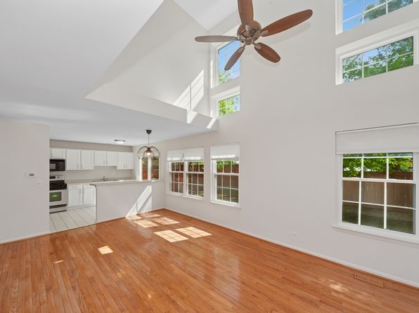 333 Bloomfield Ct, Vernon Hills, IL 60061