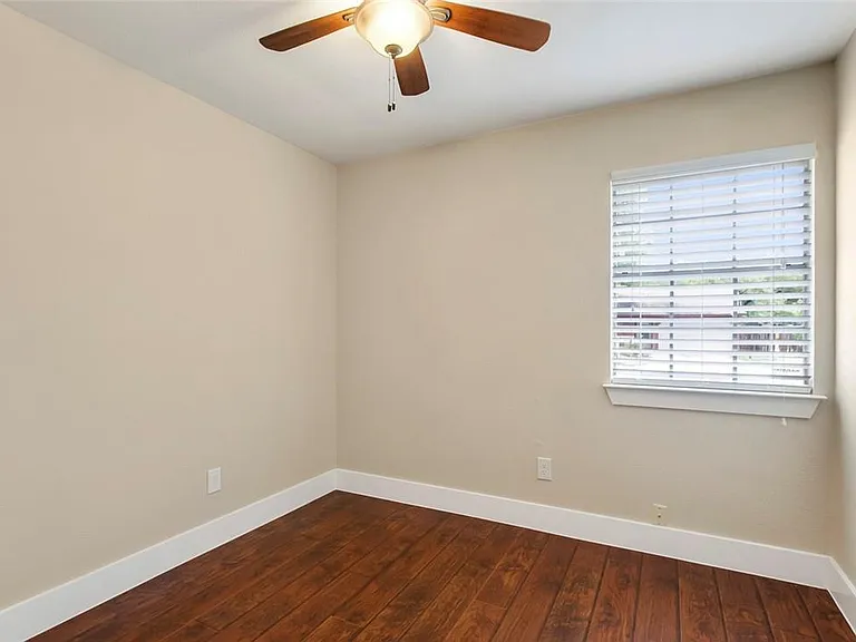 6101 Harwin Ln — Photo 10
