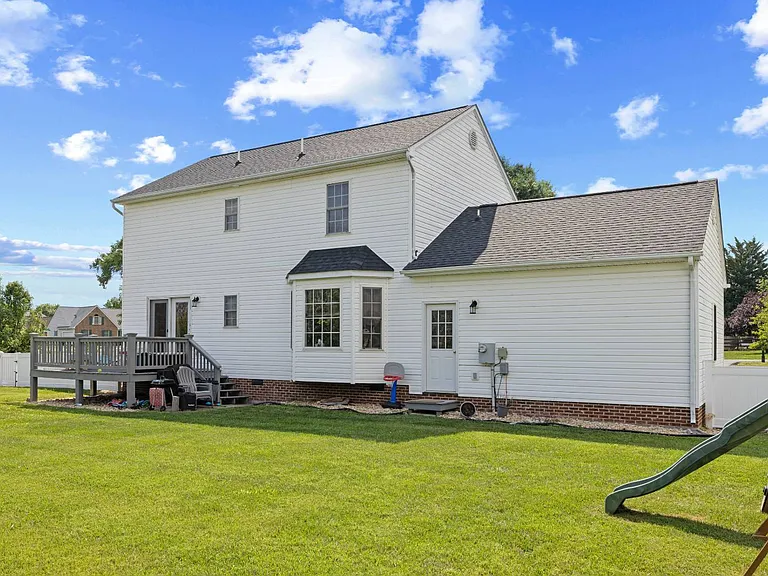 48 Boyington Blvd — Photo 32