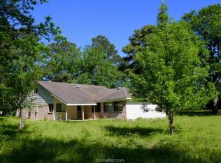 17183 Whippoorwill Rd, Navasota, TX 77868
