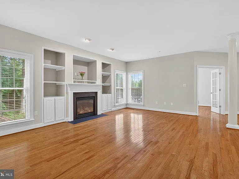 15806 Copper Beech Dr — Photo 15