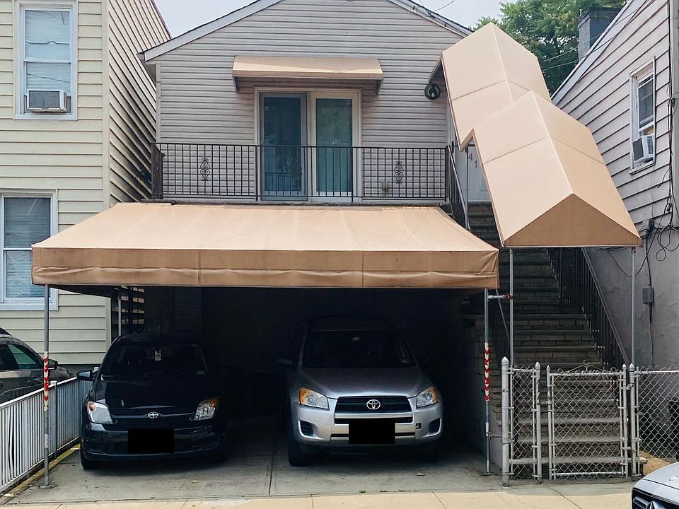 Front of Building (Driveway Parking Unavailable)