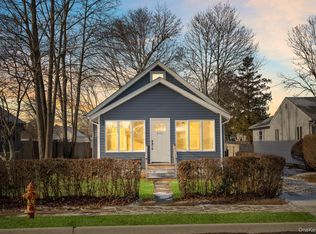 401 6th St, Greenport, NY 11944